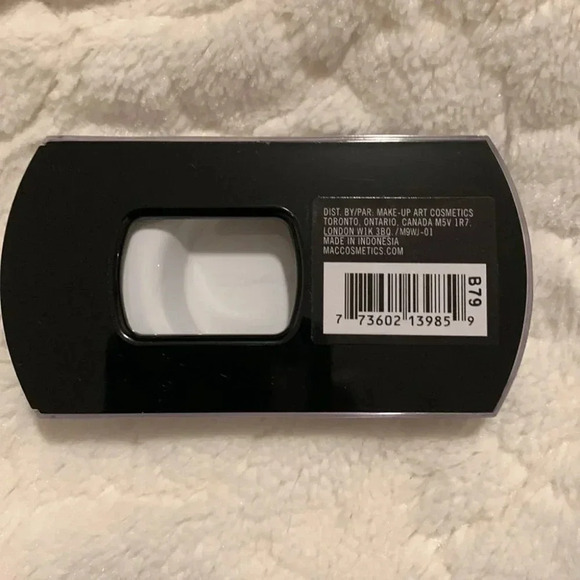 MAC Cosmetics Black 36 Lash - Picture 3 of 3